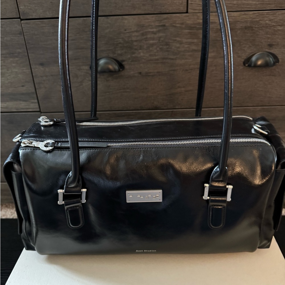 Aest Studio Capture Large Shoulder Bag